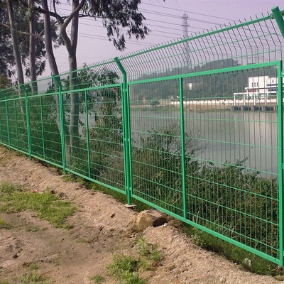 学校围墙栅栏金属围网院墙护栏网的安装确保校园封闭式管理